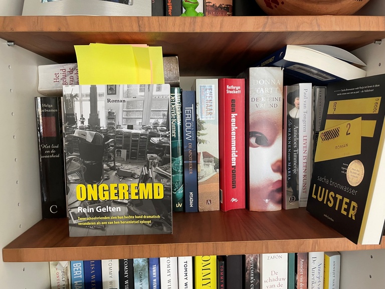 Boekenplank 2.jpg